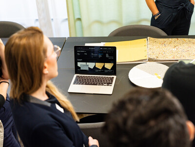 Workshop: Bodenbeläge als Medium räumlicher Erfahrung Workshop: Bodenbeläge als Medium räumlicher Erfahrung